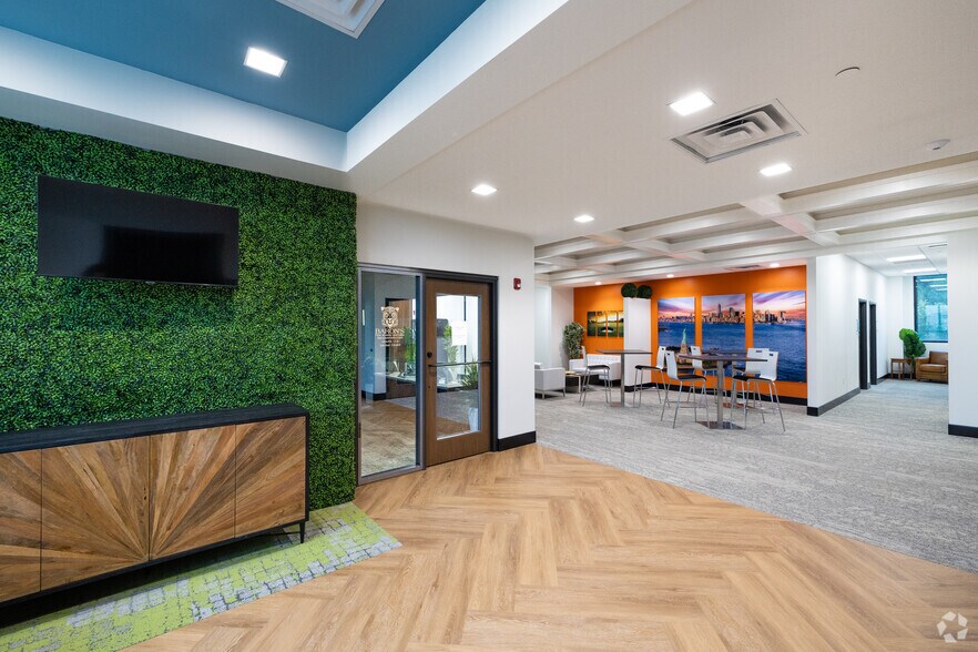 More Photos Of 1301 Industrial Dr, Crestview Coworking Space