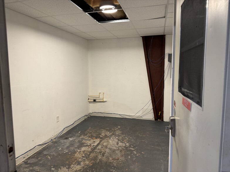 More Photos Of 1525 4th St, Sarasota Restaurant For Lease