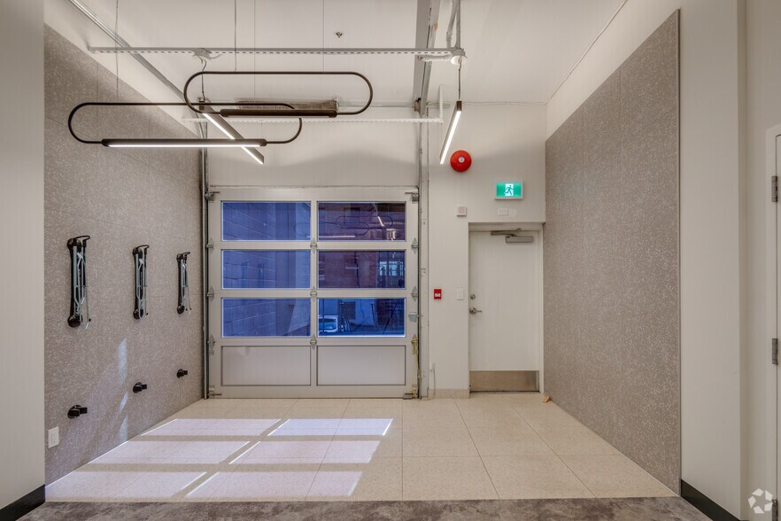 More Photos Of 112 6th Av E, Vancouver Unknown For Lease