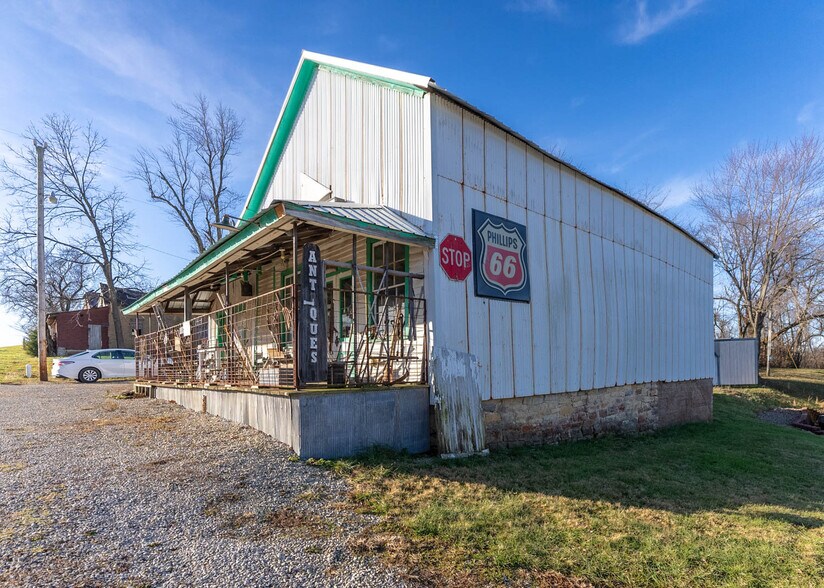 More Photos Of 14597 US-63, Vichy General Retail For Sale