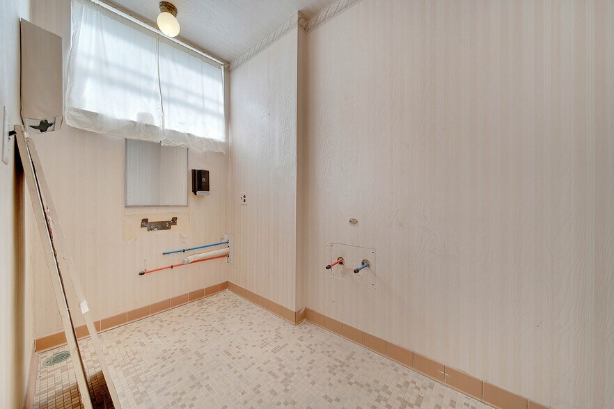 More Photos Of 19711 Greenfield Rd, Detroit Religious Facility For Sale