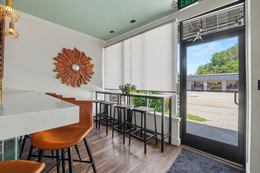 More Photos Of 2312 Abercorn St, Savannah Storefront Retail Residential For Sale