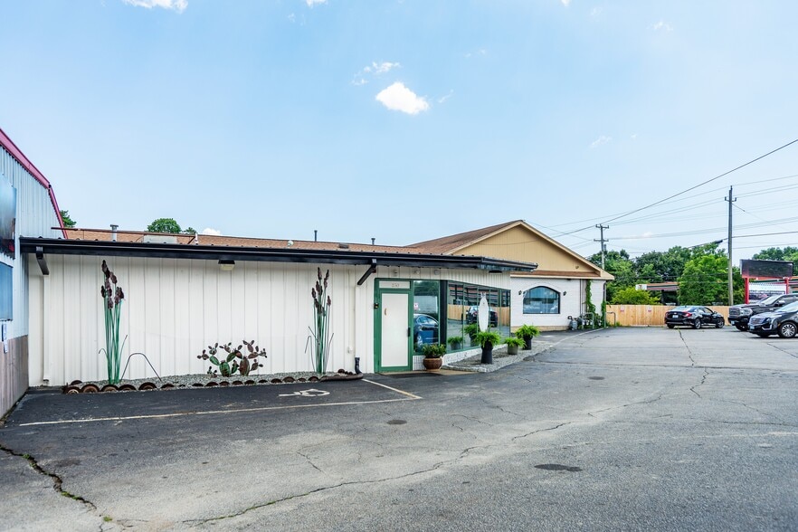 More Photos Of 2077 W Shore Rd, Warwick Freestanding For Sale