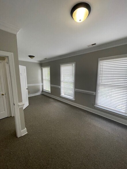 More Photos Of 6512 Six Forks Rd, Raleigh Office Residential For Lease