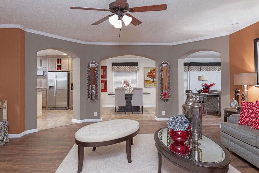 More Photos Of 1245 N Brown St, La Plata Hotel For Sale