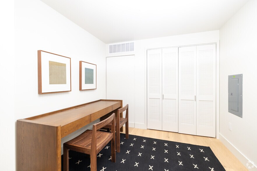 More Photos Of 517 W Main St, Madison Apartments For Lease