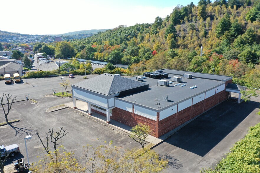 More Photos Of 1099 E Broad St, Tamaqua Storefront Retail Office For Lease