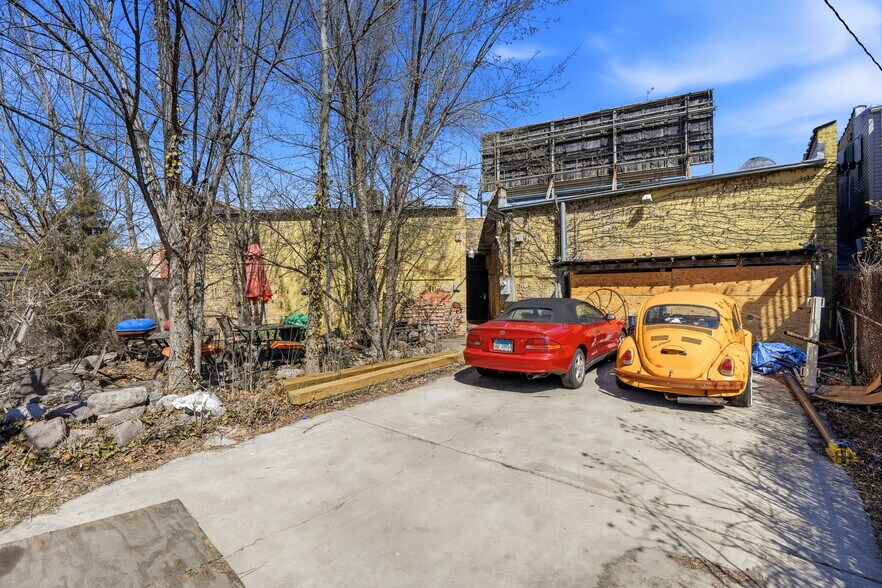 More Photos Of 3596 N Milwaukee Ave, Chicago Storefront Retail Office For Sale