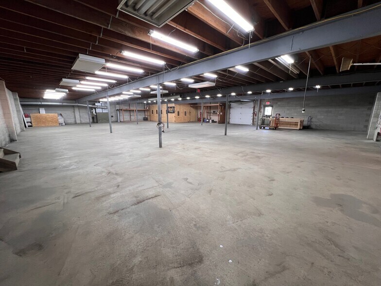 More Photos Of 265 Harrisonville Lake Rd, Pilesgrove Service For Lease