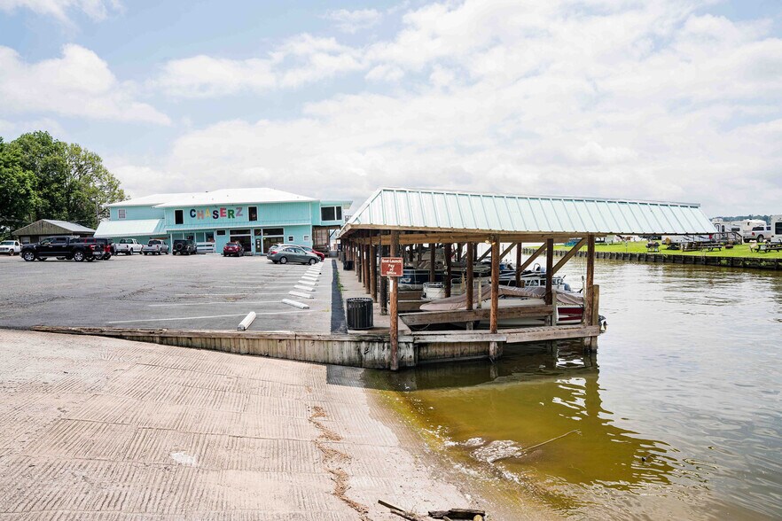 More Photos Of 371 Navaho Trl, Onalaska Hotel For Sale