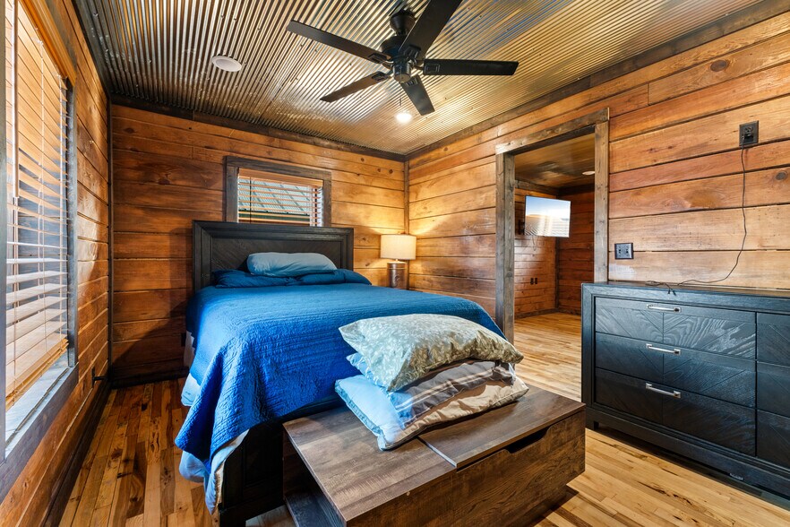 More Photos Of 14011 AR-5, Norfork Flex For Sale