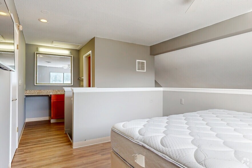 More Photos Of 3 Greenhill Pky, Birmingham Apartments For Sale