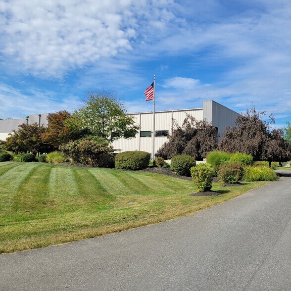 More Photos Of 47 Steves Ln, Gardiner Refrigeration Cold Storage For Sale