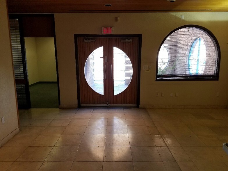More Photos Of 5040 Edna Ave, Las Vegas Office For Lease