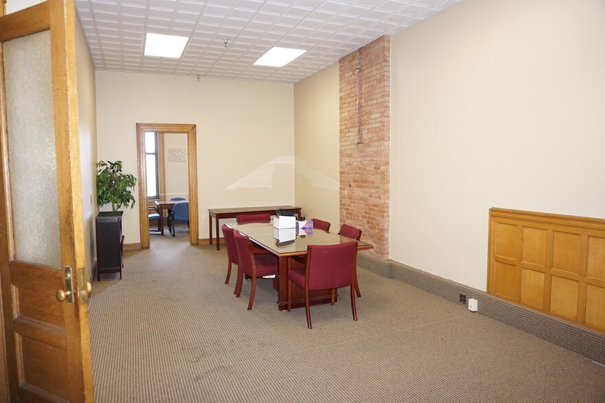 More Photos Of 119-121 E Water St, Syracuse Office Residential For Lease