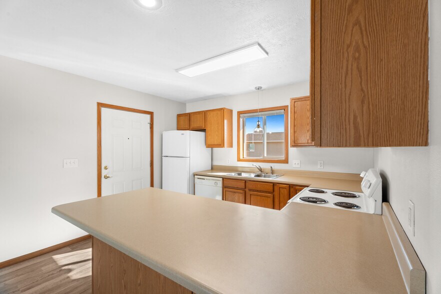 More Photos Of 1026 Cornell St, Vermillion Apartments For Sale