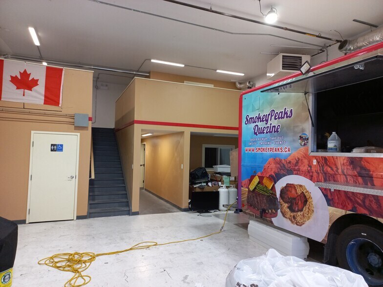 More Photos Of 143 East Lake Blvd NE, Airdrie Warehouse For Lease