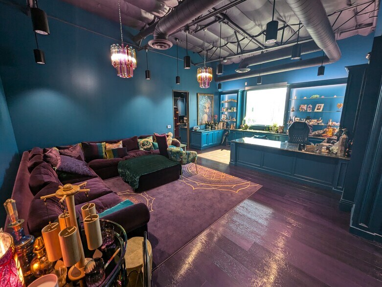 More Photos Of 21010 S Figueroa St, Carson Showroom For Sale