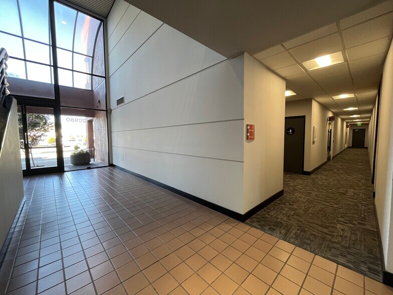 More Photos Of 20980 Redwood Rd, Castro Valley Medical For Lease