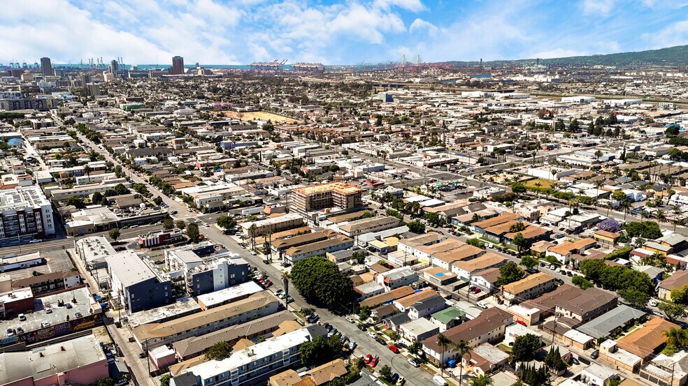 More Photos Of 1885-1887 Locust Ave, Long Beach Apartments For Sale
