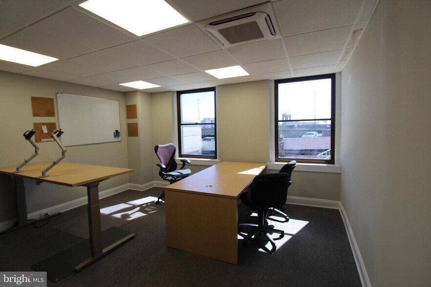 More Photos Of 100 E Main St, Salisbury Office For Lease