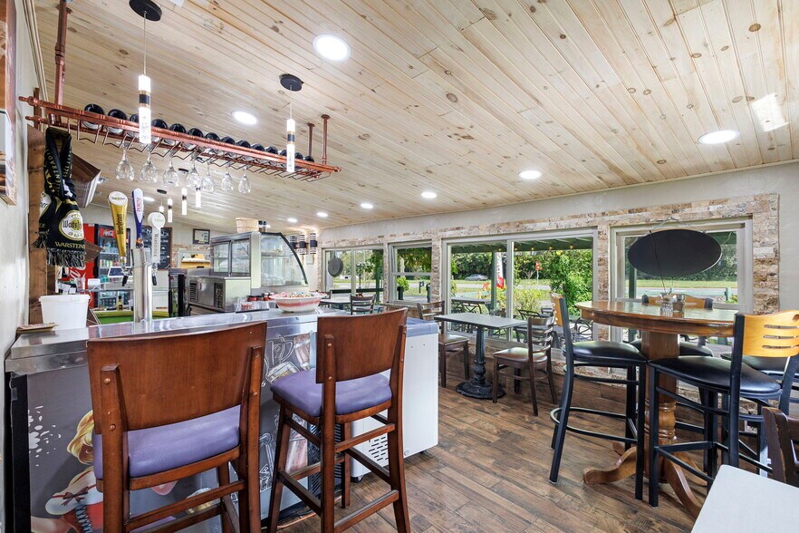More Photos Of 4630 US Highway 17, De Leon Springs Restaurant For Sale