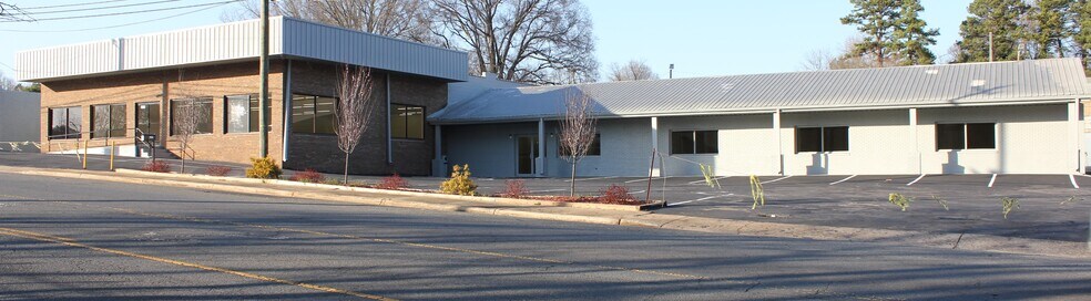 More Photos Of 2914 Gibbon Rd, Charlotte Freestanding For Lease