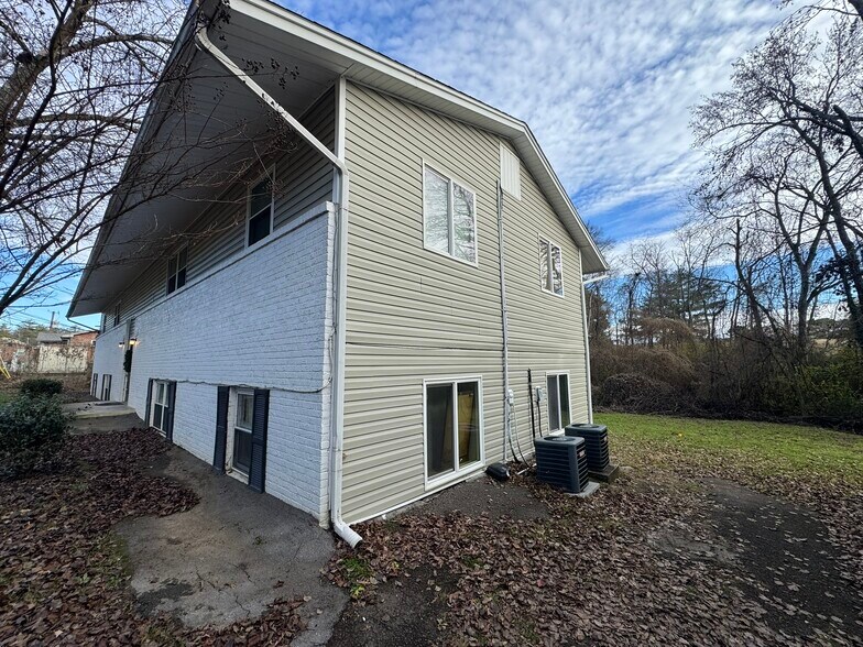 More Photos Of 3300-3374 Valley View Dr, Knoxville Apartments For Sale