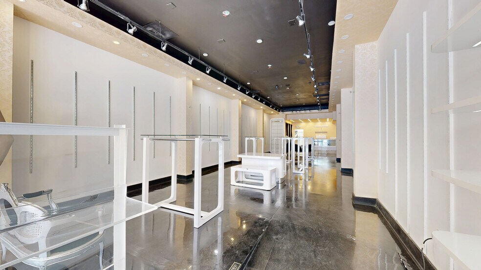 More Photos Of 235 Lincoln Rd, Miami Beach Unknown For Lease