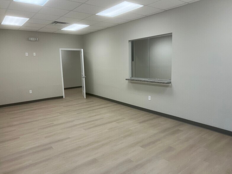 More Photos Of 2572-2578 N Commerce Pky, North Port Medical For Lease