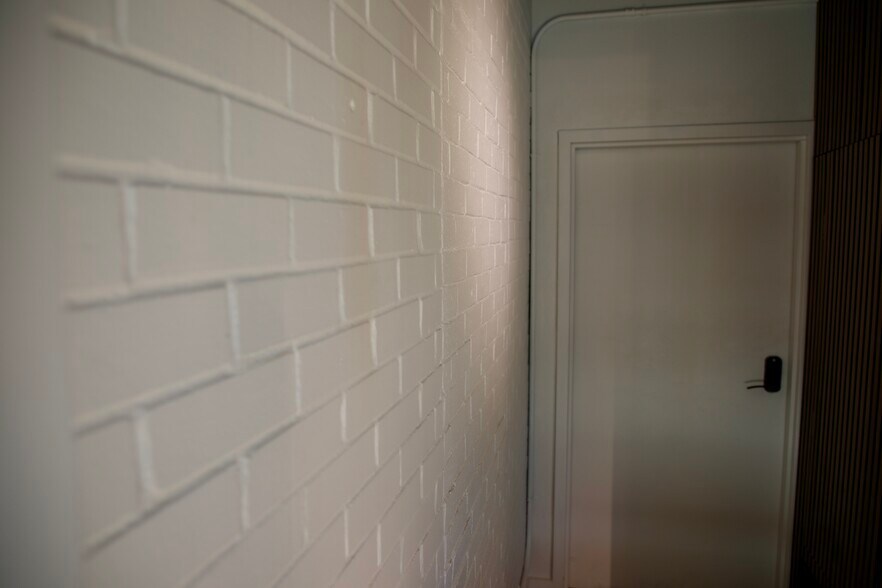 More Photos Of 2324 S Lamar Blvd, Austin Unknown For Lease