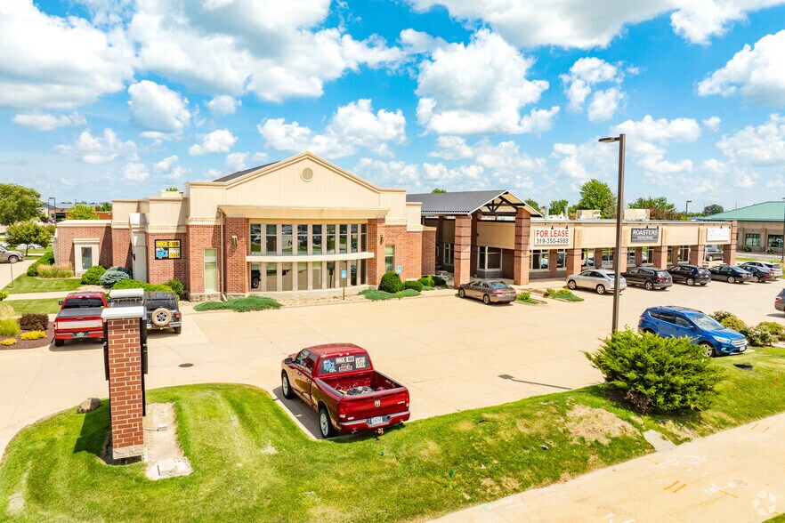More Photos Of 1065-1067 N Center Point Rd, Hiawatha Office For Sale
