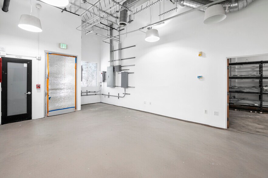 More Photos Of 3238 Union Pacific Ave, Los Angeles Industrial For Lease
