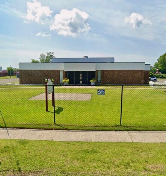 Primary Photo Of 43 Jones Rd, Hamden Religious Facility For Sale