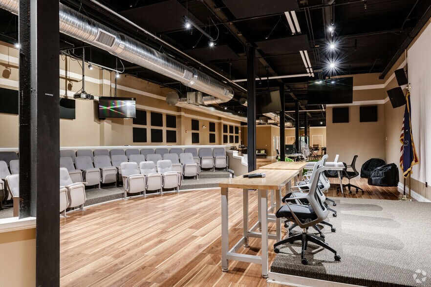 More Photos Of 7 S Main St, Wilkes Barre Loft Creative Space For Sale