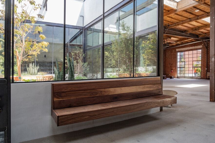 More Photos Of 5909 Blackwelder St, Culver City Office For Sale