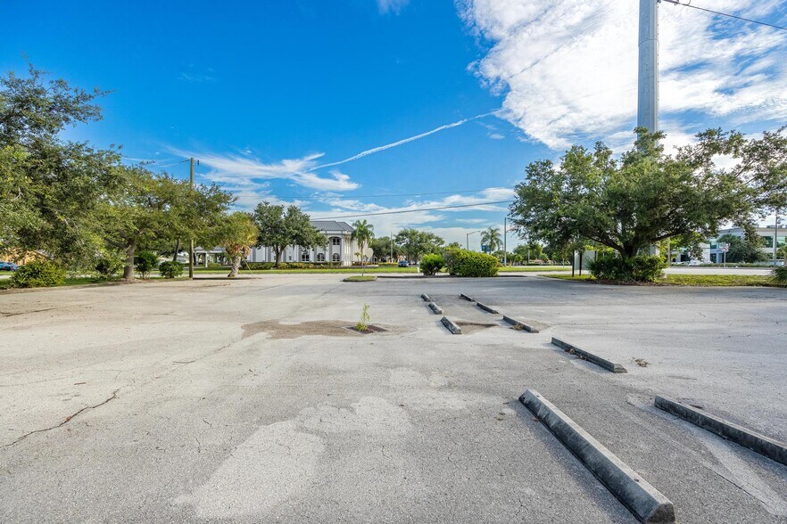 More Photos Of 1532 Shelby Pky, Cape Coral Land For Lease