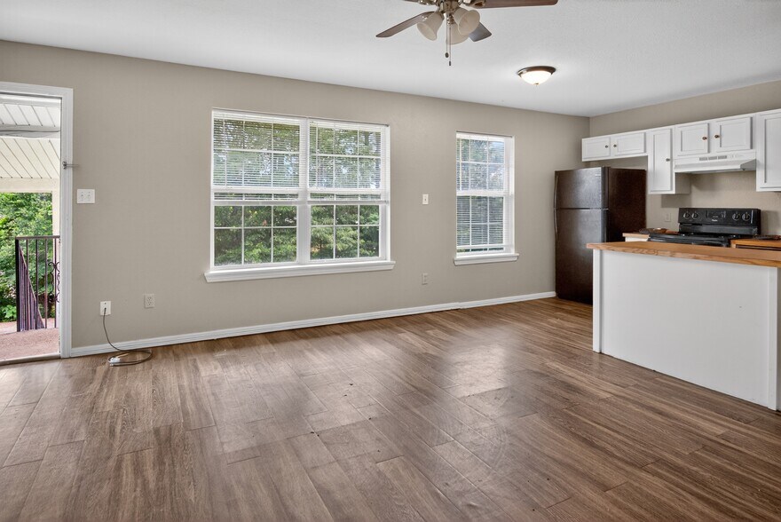 More Photos Of 1804 Baseball Loop, Diana Apartments For Sale