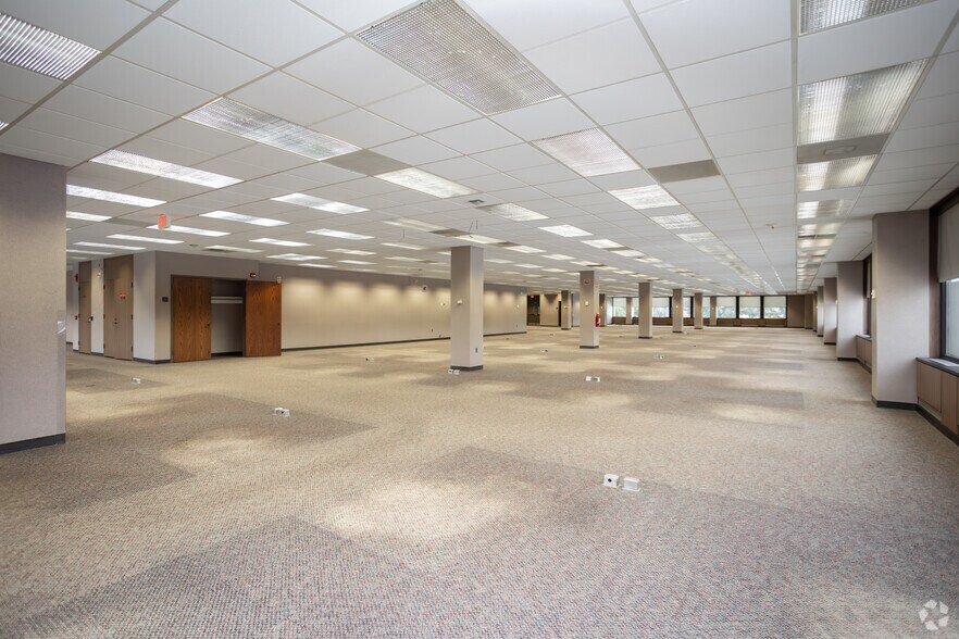 More Photos Of 2501 Wilmington Rd, New Castle Office For Lease