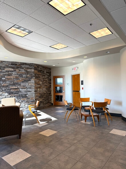 More Photos Of 3310 Aspen Grove Dr, Franklin Medical For Lease