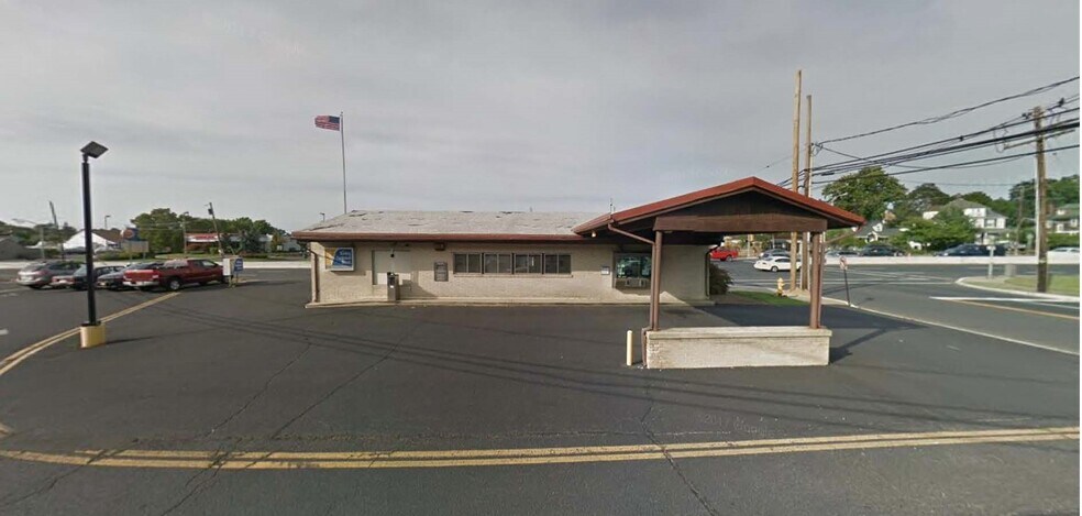 More Photos Of 1 Bayshore Plz, Atlantic Highlands Bank For Lease