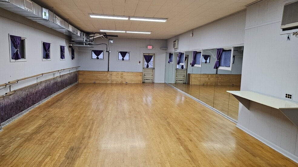 More Photos Of 403 Broad St, Bloomfield Schools For Sale