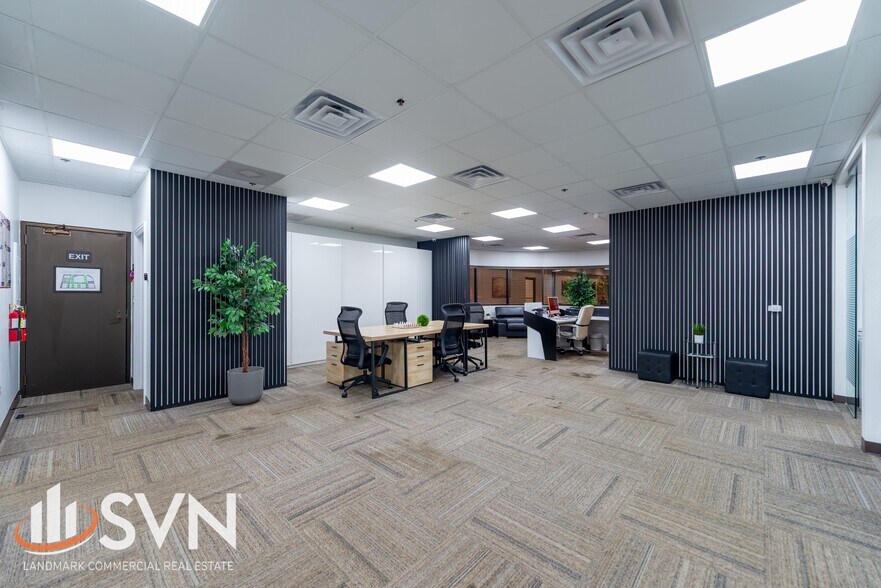 More Photos Of 1425 N McLean Blvd, Elgin Medical For Sale