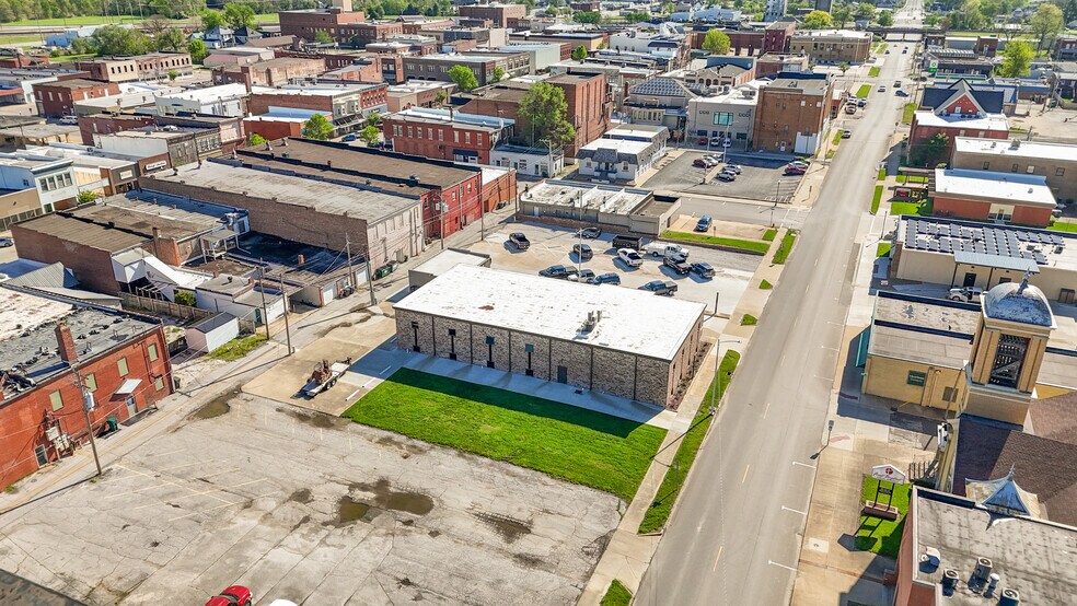 More Photos Of 509 - 511 W. Rollins, Moberly Office For Lease