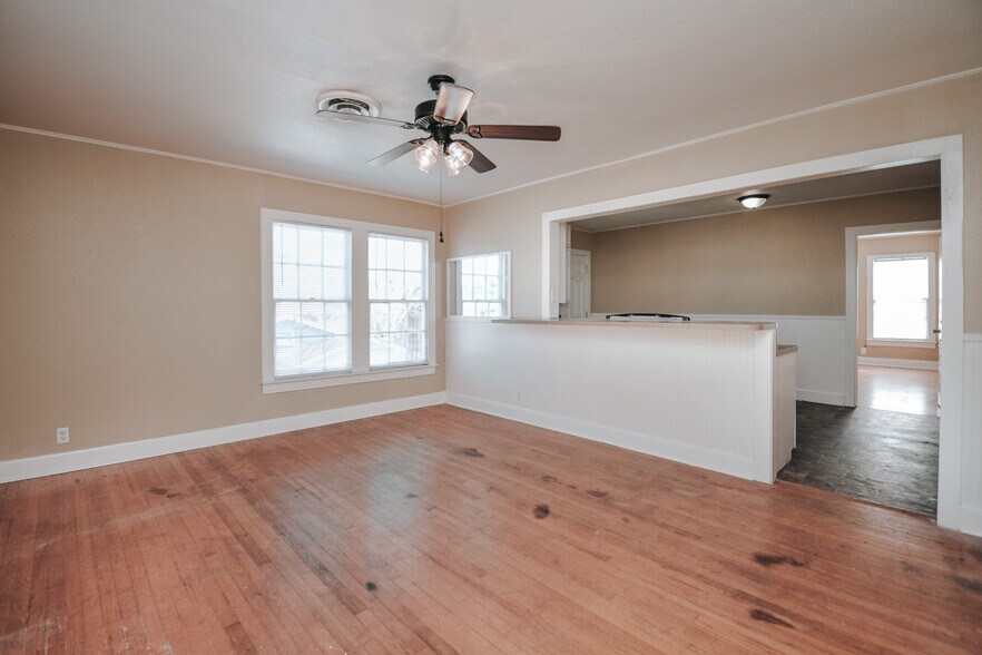 More Photos Of 1503 E Virginia Ave, Victoria Apartments For Sale