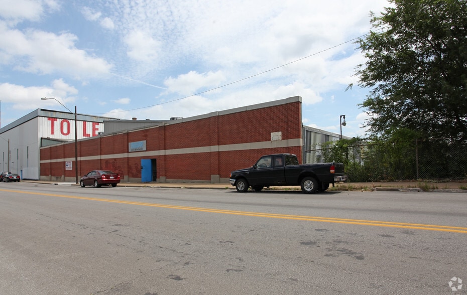More Photos Of 1025 Winchester Ave, Kansas City Warehouse For Lease