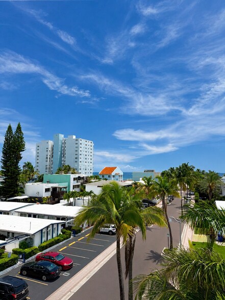 More Photos Of 201 N Ocean Dr, Hollywood Storefront Retail Office For Lease