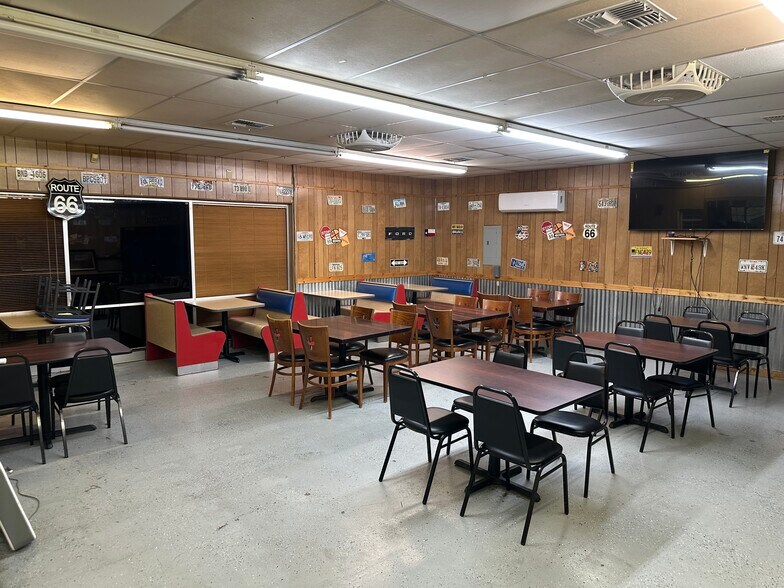 More Photos Of 806 E Gravis St, San Diego Freestanding For Sale