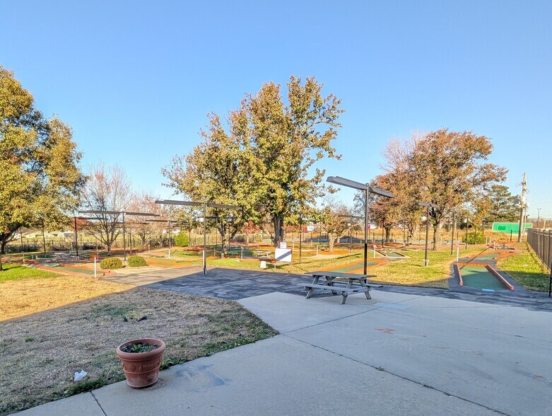 More Photos Of 1004 E 12th Ave, Emporia Storefront For Sale