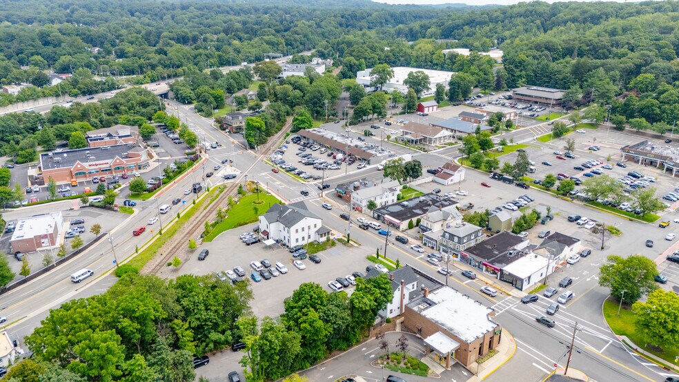 More Photos Of 388 Ramapo Valley Rd, Oakland Storefront Retail Residential For Lease
